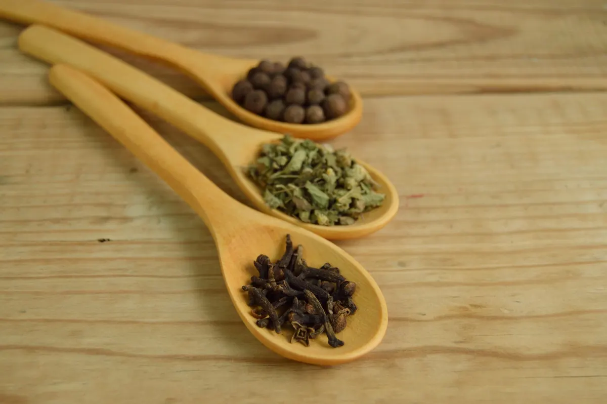 Saffron in British Cooking: From Medieval Kitchens to Modern Bakes